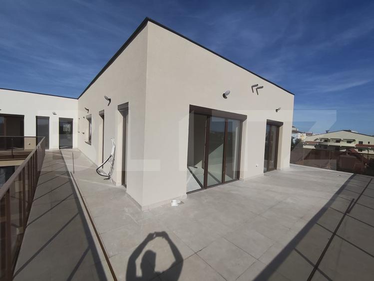 Penthouse nou modern, 3 camere, centrala proprie+panouri fotovoltaice, Iosia