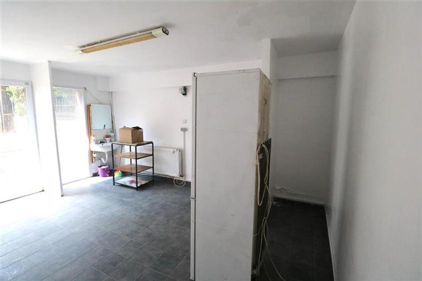 Spatiu comercial 20mp , zona Lipovei