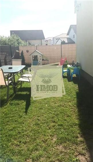 Apartament cu 3 camere si curte proprie zona Triajului