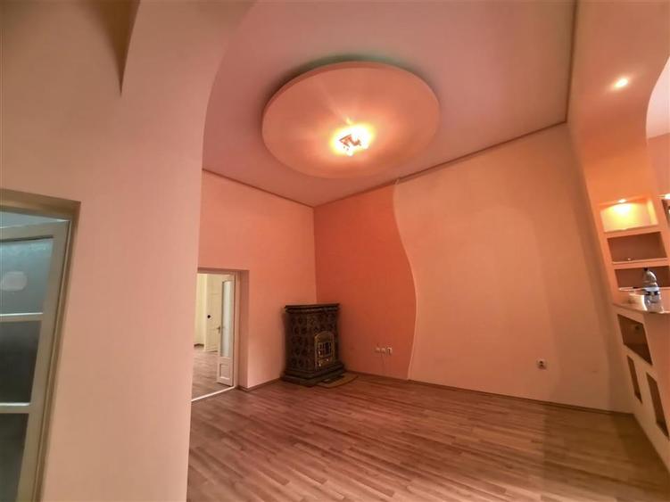 Apart 3 camere etaj 1 la KM 0 - Primaria Arad