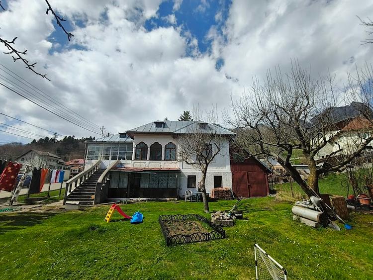 Casa D+P de vanzare in Busteni, 656 mp teren