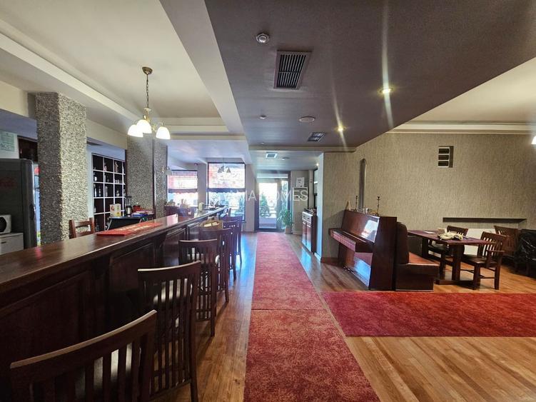 Pensiune cu lift ,restaurant ,20 locuri parcare - Delfinariu/Constanța - 11