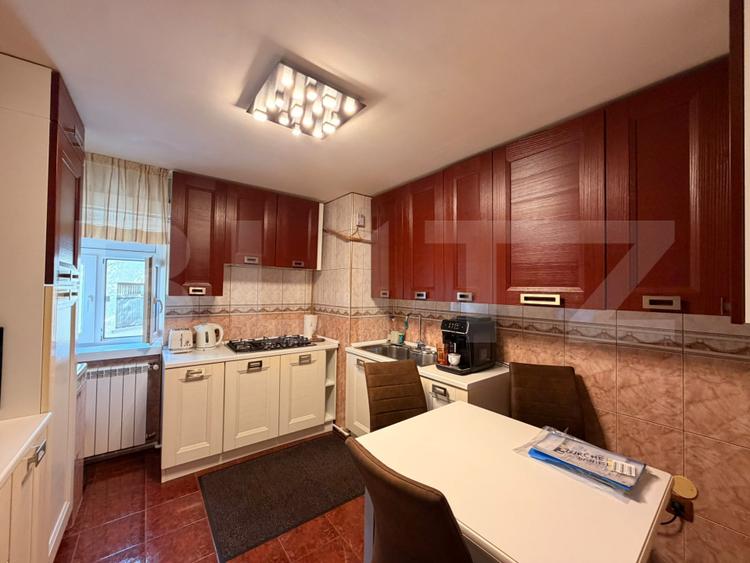 Apartament 4 camere, 100 mp, parcare, zona Ultracentral