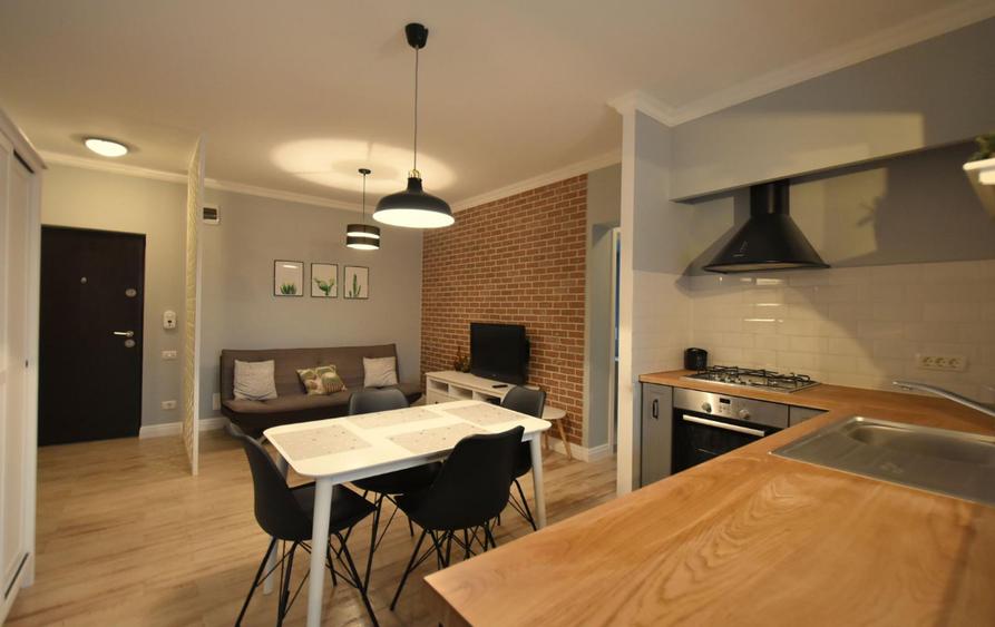 Vand apartament cu trei camere  bloc nou Aradului