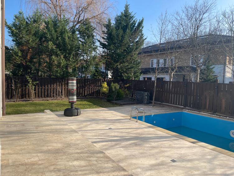 Oxford Gardens 4 bedrooms swimming pool