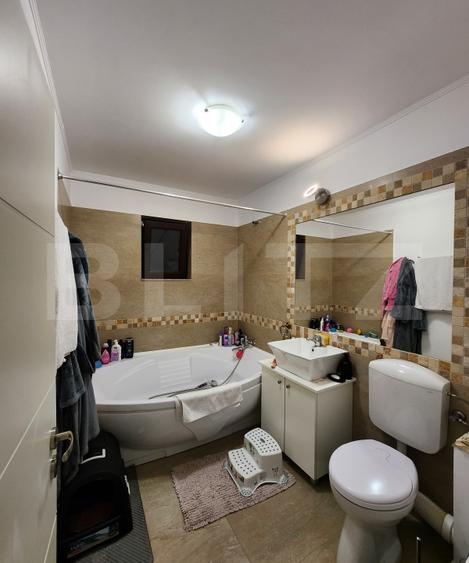 Apartament 3 camere, 2 bai, 2 parcari, 92 mp, zona Florilor