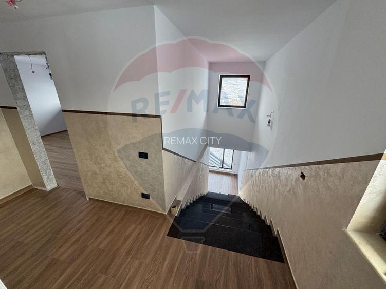 Casa  si  teren zona Balaurul - 21