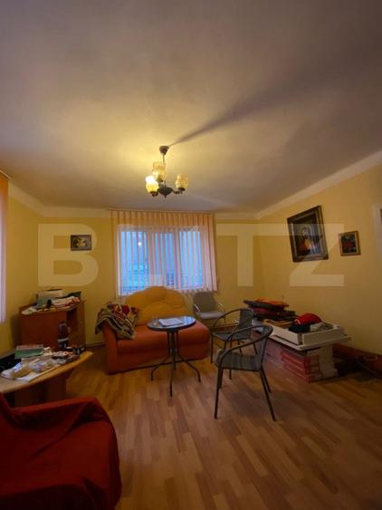 Casa de vanzare, cu 7 camere, 390 mp - Versatilă și Centrală!