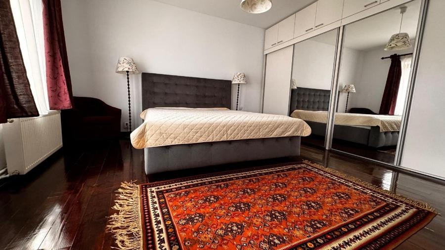 Proprietar-Apt 3 camere de exceptie in Centrul Istoric Str. Pielarilor