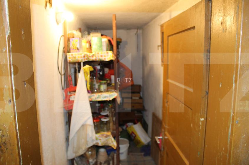 Casă tradițională cu curte generoasă, în centrul localității Vâlcele - 12