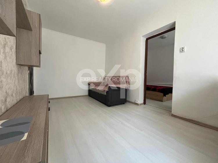 Vanzare 2 camere mobilat si utilat parter central Gaesti - 4