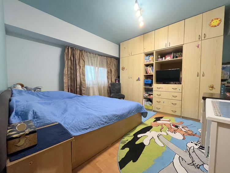 Apartament 4 camere, Zona Simion Barnutiu