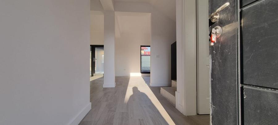 Vilă NOUĂ | Curte 400 mp | Mansardă pe placă | Lângă Parc Ghidigeni