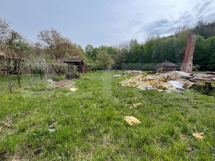 Se vinde proiect turistic inclus A-Frame, priveliste de vis  pe malul raului