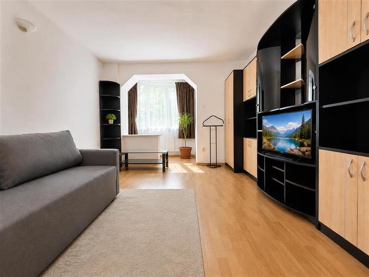 Apartament 2 camere decomandat, etaj2, zona AFI, Centrul Civic, Brasov