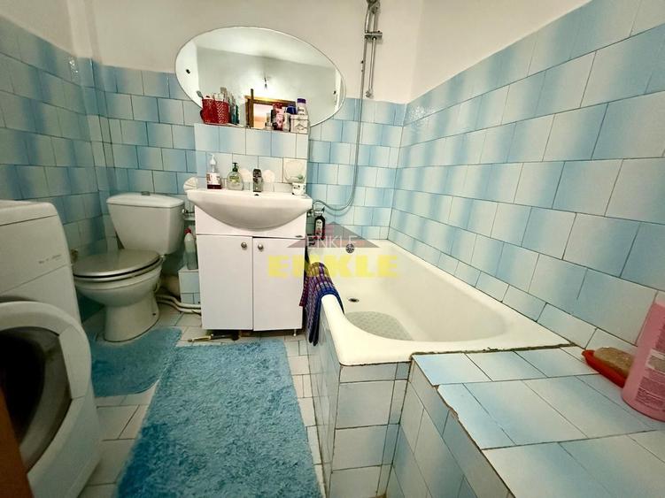 Apartament spațios de vânzare – Zona Școala 16 - 8