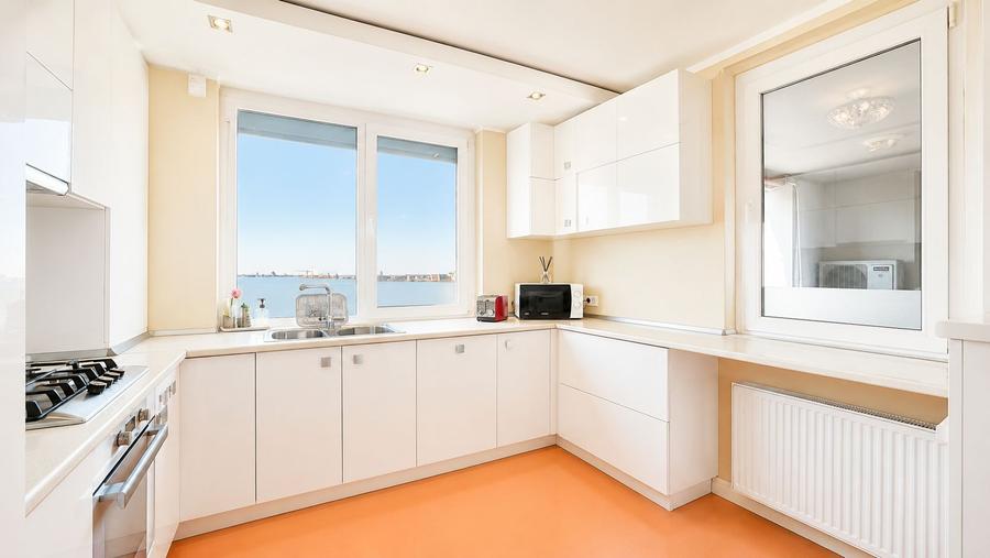 De vanzare Apartament Penthouse, Ultrafinisat,2 parcari, Ared R22 Arad