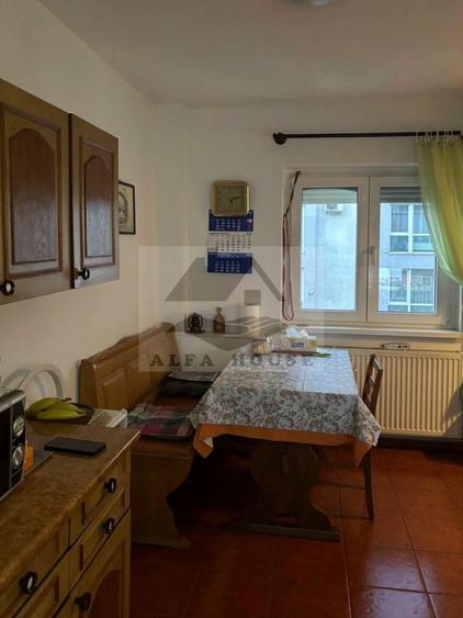 Apartament cu trei camere, zona Racadau 75mp + doua balcoane 8mp