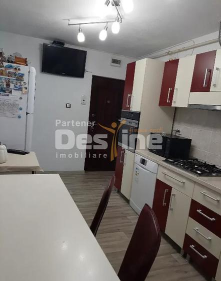 Ap.2 camere decomandat la Mansardă