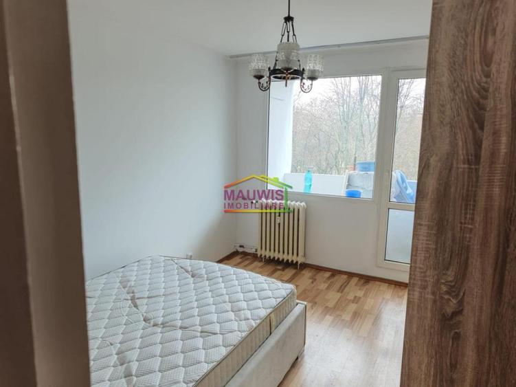 Vand apartament 3 camere Piata Straduintei - Niculitel