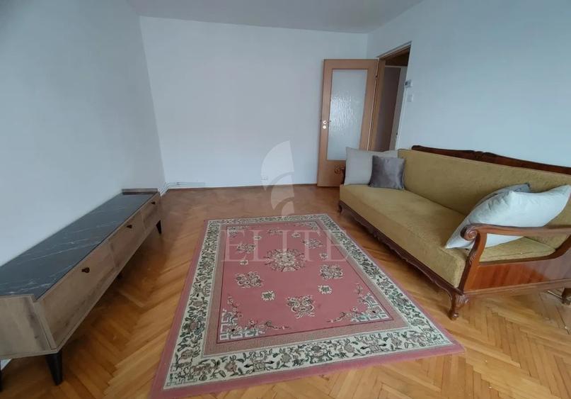 Apartament 4 camere în zona CIPARIU