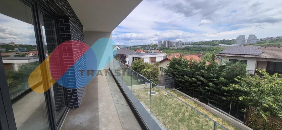 Apartament pe două niveluri cu grădină, 160 mp – Str. Edgar Quinet