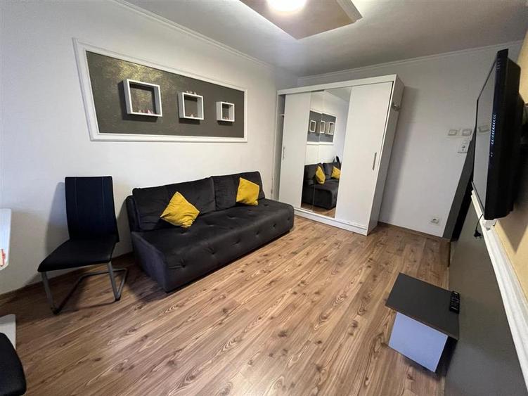 RECO Garsoniera 20 mp renovata etaj 1- Oradea