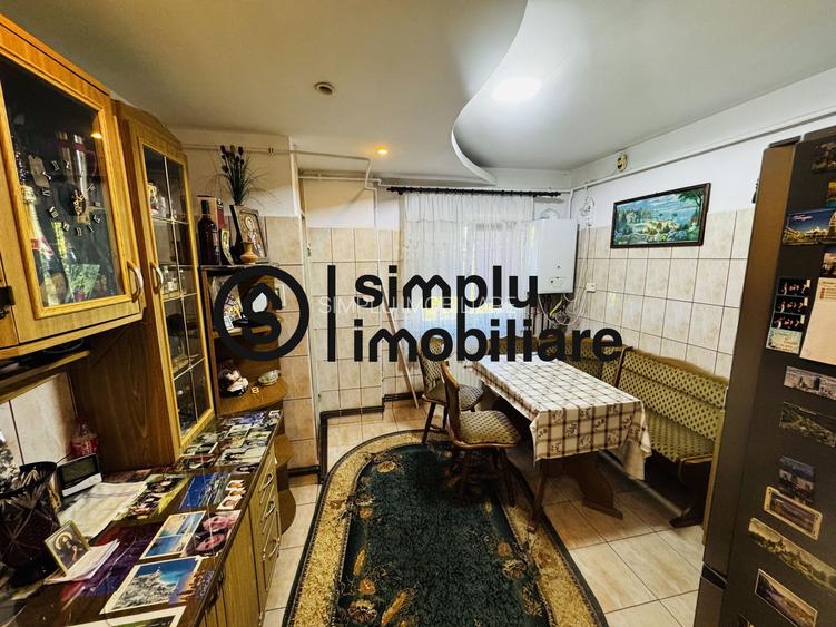 3 decomandate, centrala, 1 Mai - 110 000 Euro