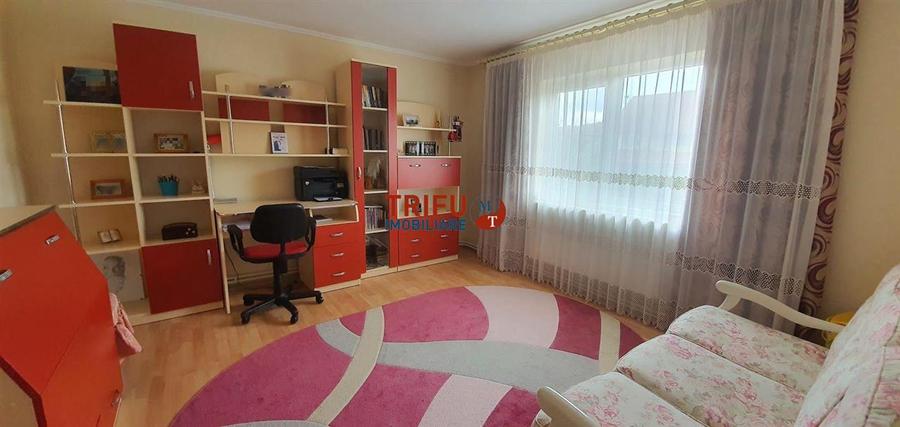Casa 7 camere 800mp teren si piscina