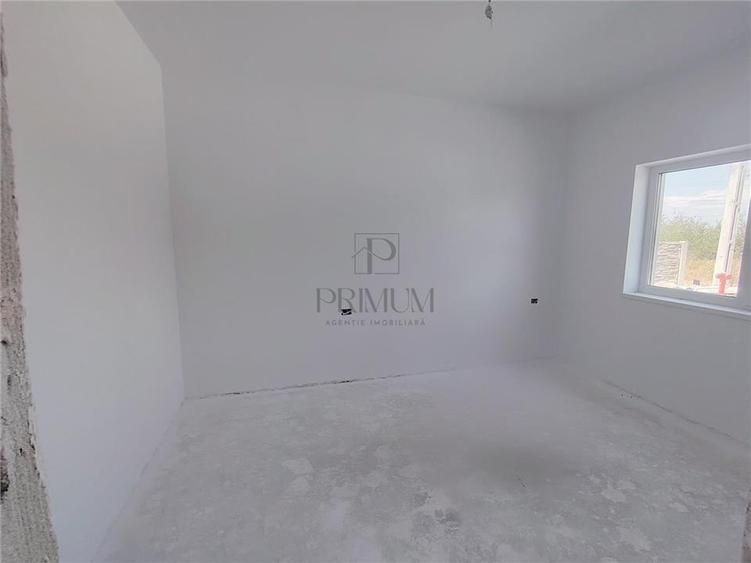 Duplex despartit prin baie - mansardabil - teren generos