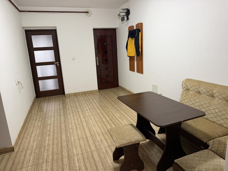 Apartament spatios 3 camere două băii Shopping City