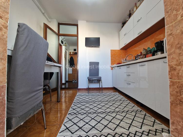 Navodari(Sud)- 3 camere decomandate confort 0, parcare, gaze - 87.000euro - 13