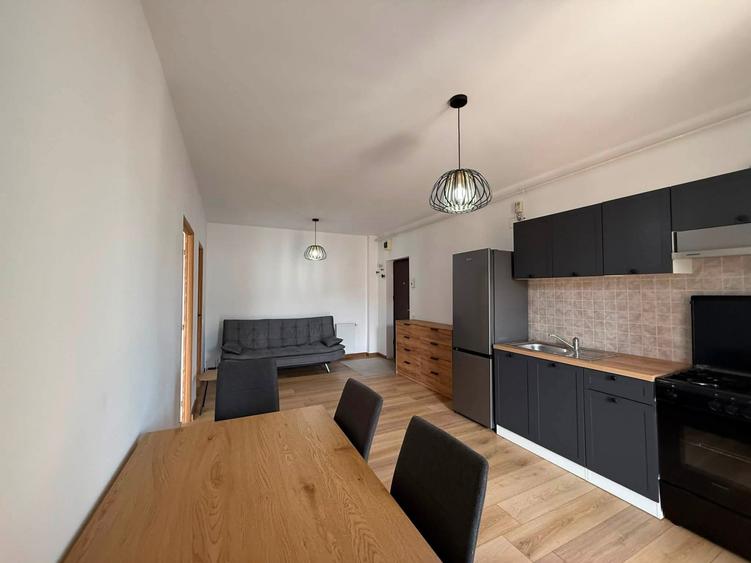 Apartament de închiriat – Strada Florilor