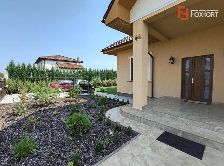 Casa Individuala cu 4 camere, echipata cu panouri, pompa de caldura in zona Sag