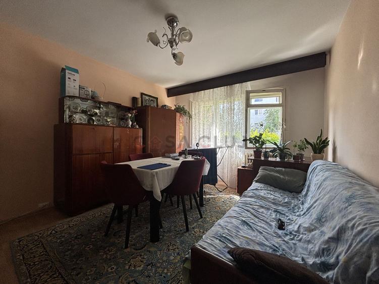 Apartament cu 3 camere, zona Retezat !