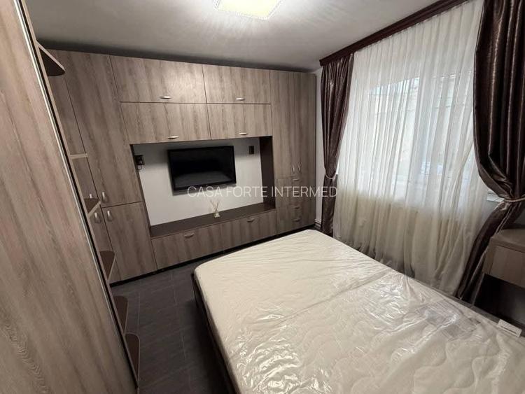 Garsonieră Faleza Nord zona  Universitate  400 euro - 2
