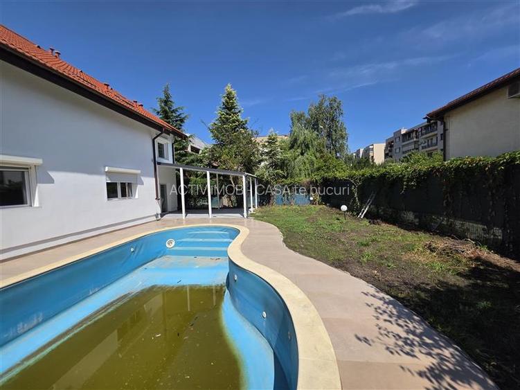 Vila cu piscina - Pipera - 5 camere - 3 bai - 218mp - 900mp teren