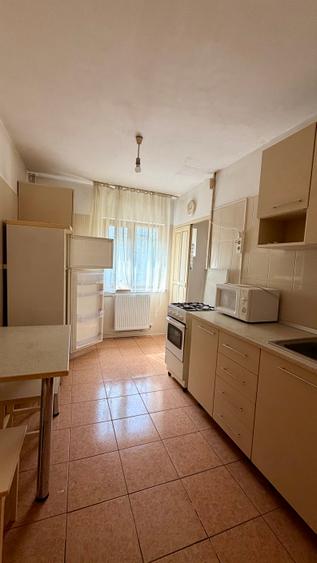 Apartament 2 camere de închiriat, zona Decebal