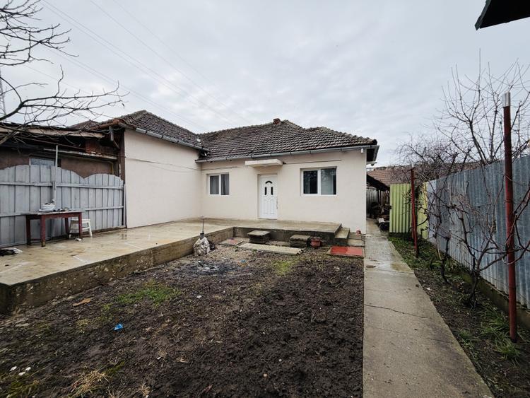 Casa individuala, 2 camere, 350mp teren, zona Blascovici