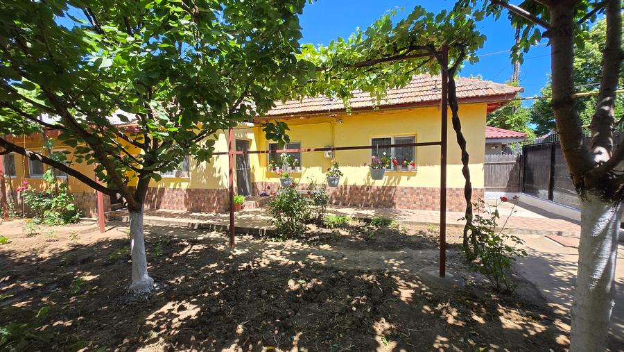 Coiciu - Casa 5 camere (constructie mixta ) + teren 345 mp