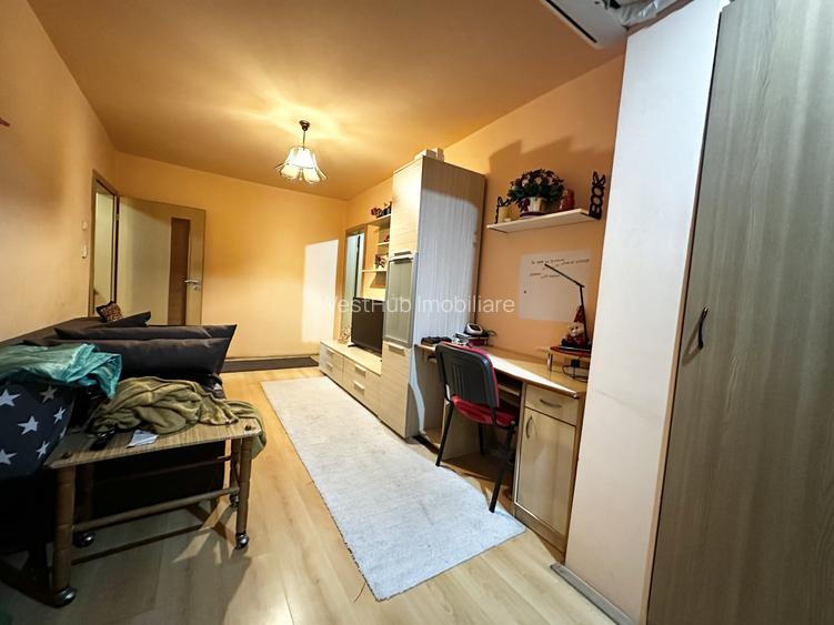Apartament 3 camere, etaj 3, 50 mp - zona Calea Sagului - 2