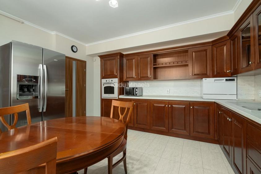 Apartament spatios 3 camere, zona Dorobanti