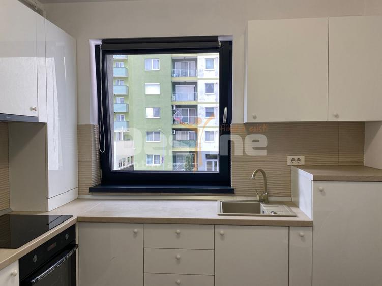 Garsoniera lux, etajul 1, cu balcon si loc de parcare inclus, Coresi