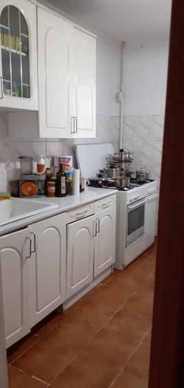 Dristor,Metrou bl.1985,reabilitat,et.4/8,DECOMANDAT,2 bai,Lifturi,BUCATARIE MARE