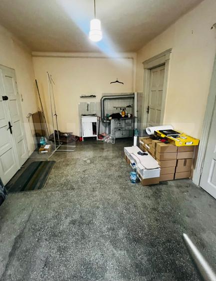 Apartament 2 camere, 74 mp, renovabil, zona Ultracentral