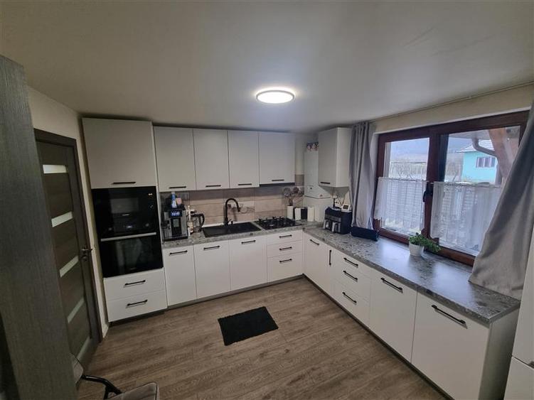De vanzare casa cu 288 mp teren in Lechincioara