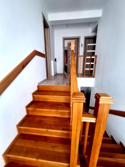 Casa 4 camere 2 bai de vanzare in Șelimbar