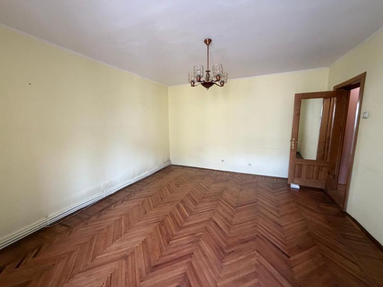 Apartament 3 camere , 2 bai , etaj intermediar , Radauti