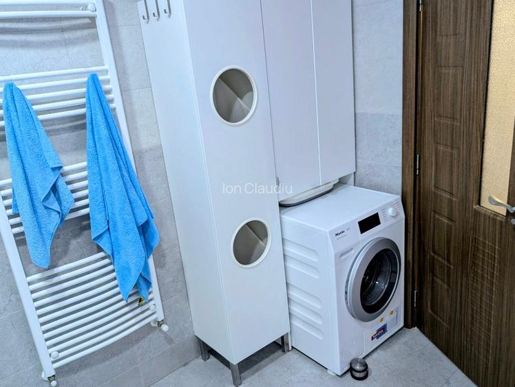 Refugiu urban modern cu 4 camere, zona Coresi, gândit pentru lucru de acasă - 13