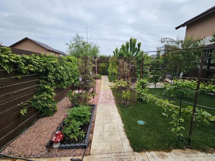 Casă 2019, P+1+pod, renovată, curte amenajată, aproape de pădure